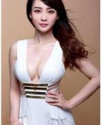 Bellissima ragazza asiaticaad Arezzo 3207610278